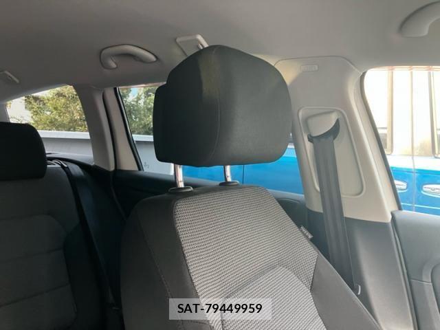 VolksWagen PASSAT VARIANT 2011-09 8232407-20