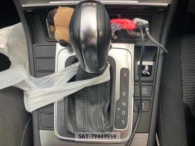 VolksWagen PASSAT VARIANT 2011-09 8232407-24