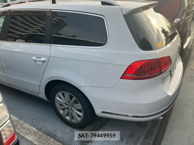 VolksWagen PASSAT VARIANT 2011-09 8232407-3