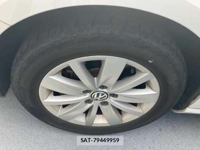 VolksWagen PASSAT VARIANT 2011-09 8232407-4