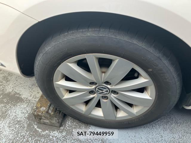 VolksWagen PASSAT VARIANT 2011-09 8232407-6