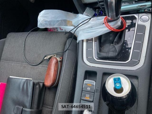 VolksWagen PASSAT VARIANT 2016-06 8232405-15
