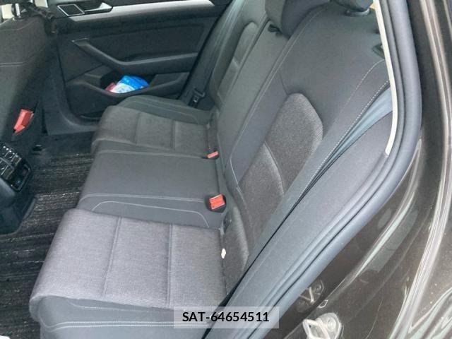VolksWagen PASSAT VARIANT 2016-06 8232405-6