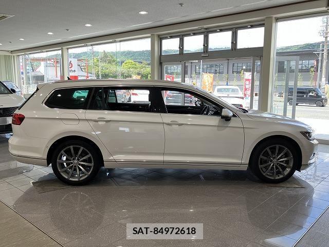 VolksWagen PASSAT VARIANT 2020-11 8247160-12