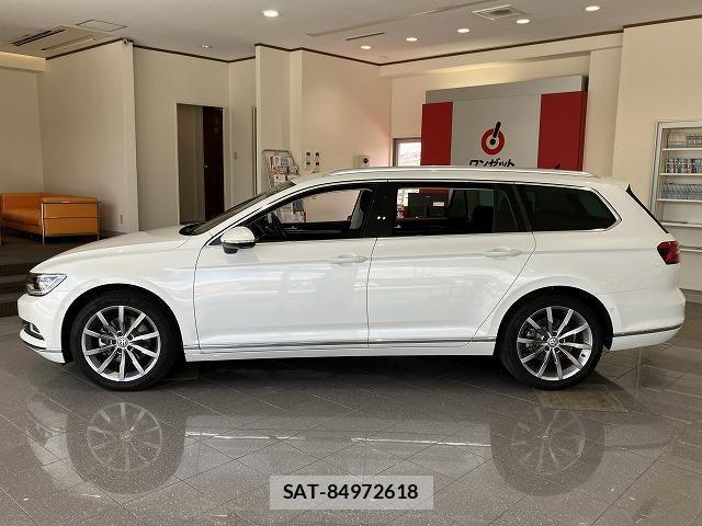VolksWagen PASSAT VARIANT 2020-11 8247160-13