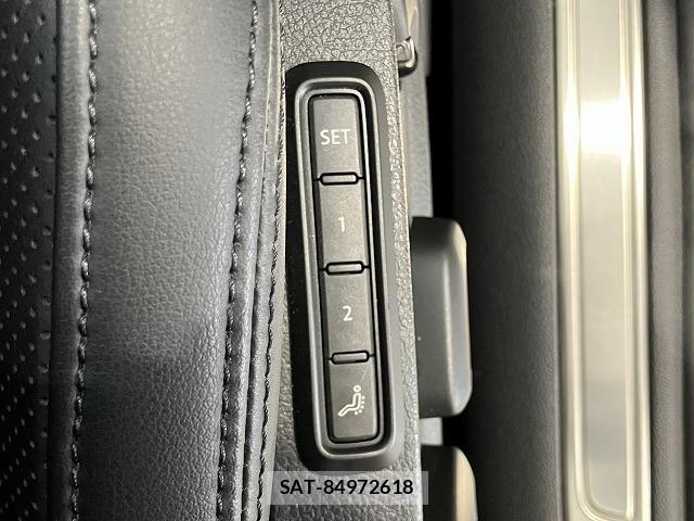 VolksWagen PASSAT VARIANT 2020-11 8247160-4