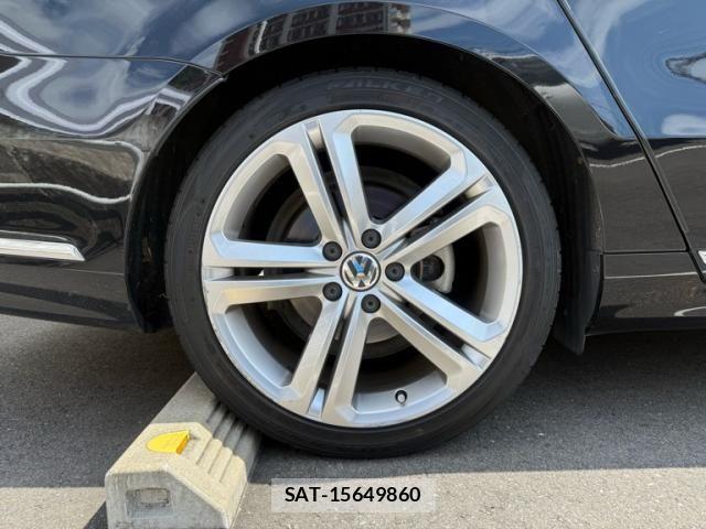 VolksWagen PASSAT VARIANT 2015-03 8247161-9