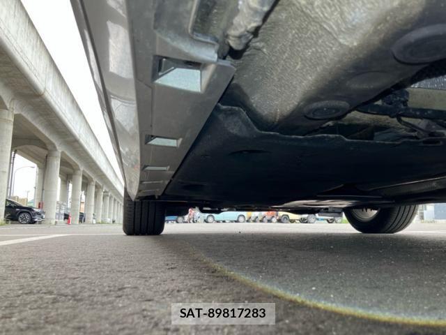 VolksWagen PASSAT VARIANT 2015-08 8318091-11