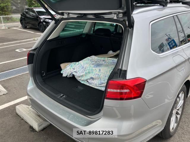 VolksWagen PASSAT VARIANT 2015-08 8318091-18
