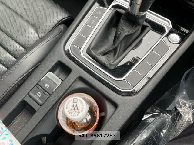 VolksWagen PASSAT VARIANT 2015-08 8318091-24