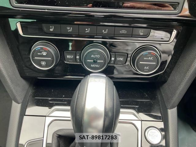 VolksWagen PASSAT VARIANT 2015-08 8318091-25