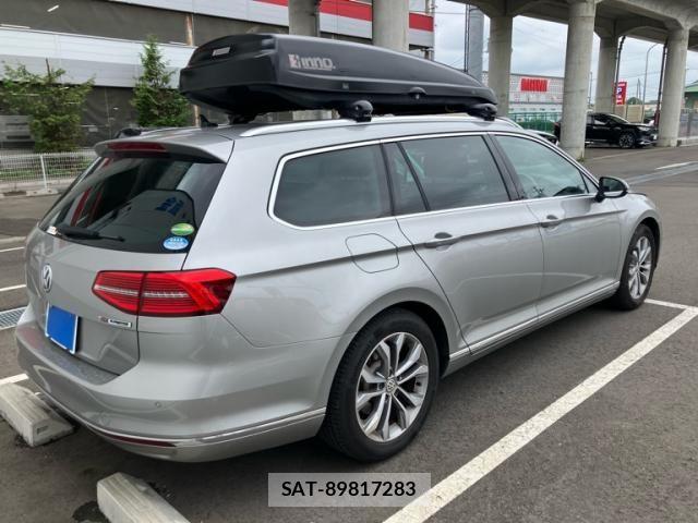 VolksWagen PASSAT VARIANT 2015-08 8318091-4