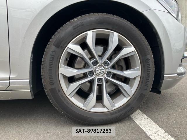 VolksWagen PASSAT VARIANT 2015-08 8318091-8