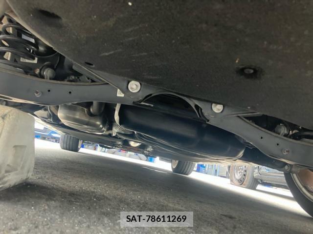VolksWagen PASSAT VARIANT 2016-03 8318090-11