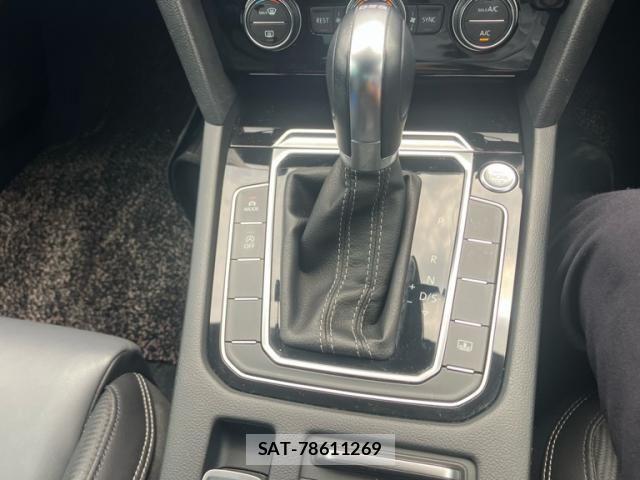 VolksWagen PASSAT VARIANT 2016-03 8318090-19