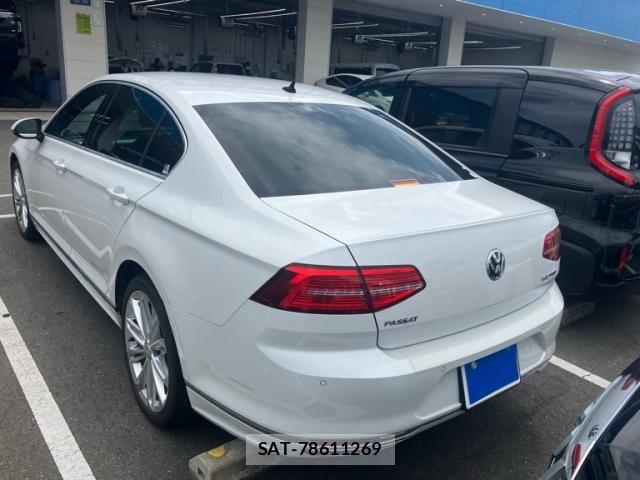 VolksWagen PASSAT VARIANT 2016-03 8318090-2
