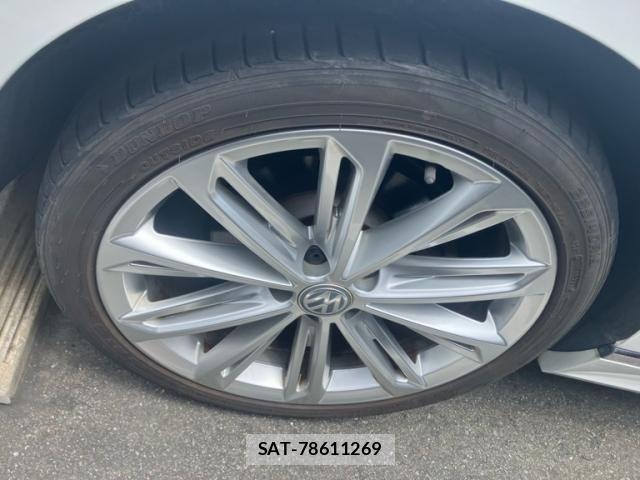 VolksWagen PASSAT VARIANT 2016-03 8318090-6