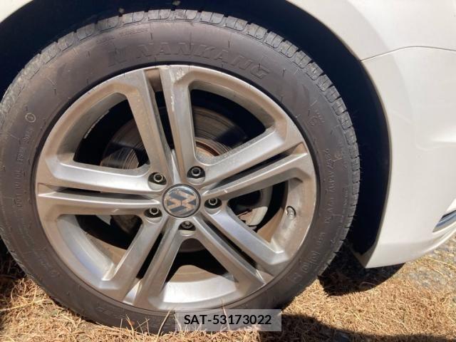 VolksWagen PASSAT VARIANT 2014-09 8369747-3