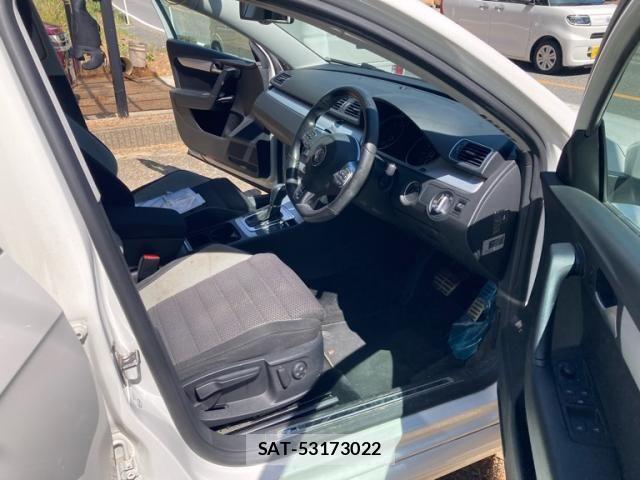 VolksWagen PASSAT VARIANT 2014-09 8369747-5