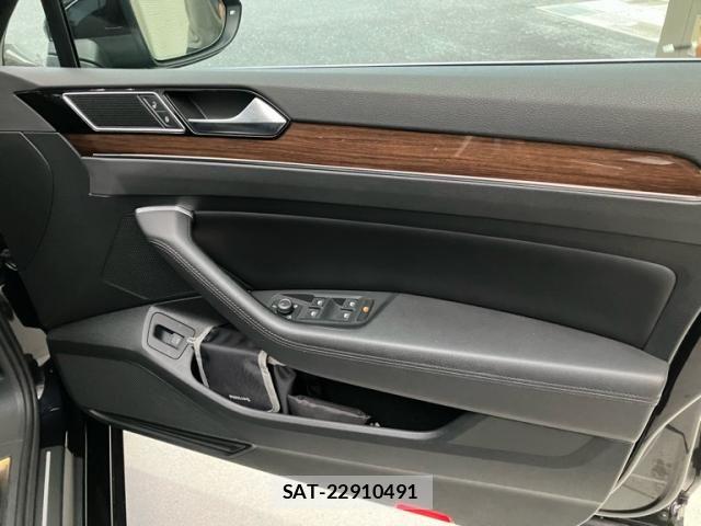 VolksWagen PASSAT VARIANT 2017-10 8439109-7