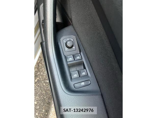 VolksWagen PASSAT VARIANT 2016-05 8458772-11