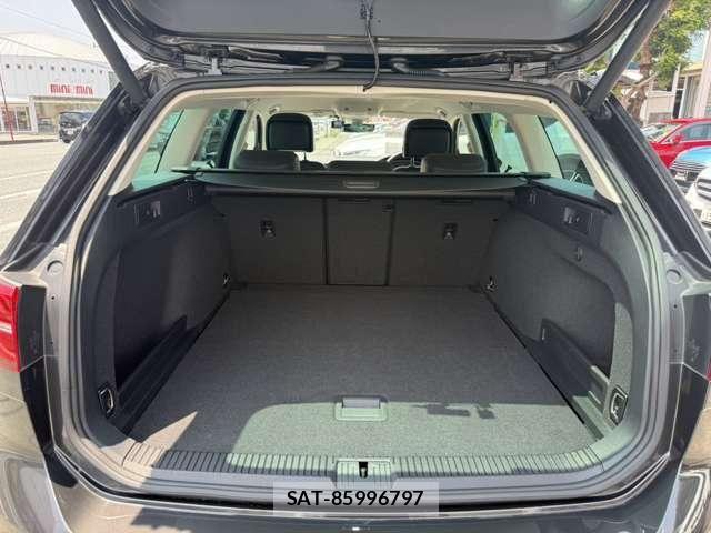 VolksWagen PASSAT VARIANT 2017-09 8564098-12