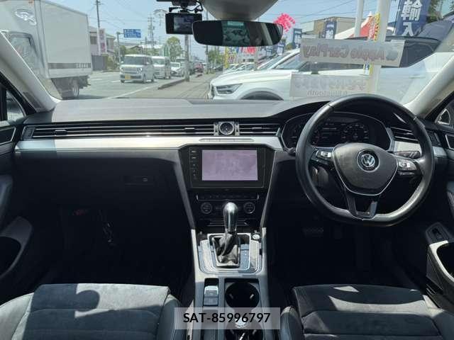VolksWagen PASSAT VARIANT 2017-09 8564098-14