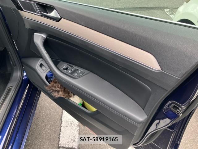 VolksWagen PASSAT VARIANT 2018-02 8564102-13