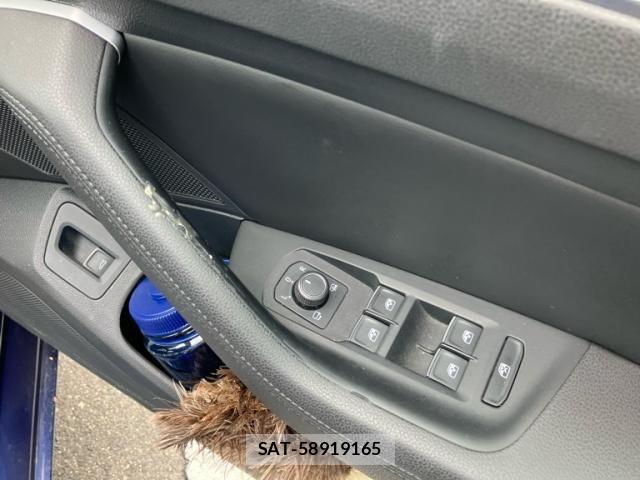 VolksWagen PASSAT VARIANT 2018-02 8564102-14