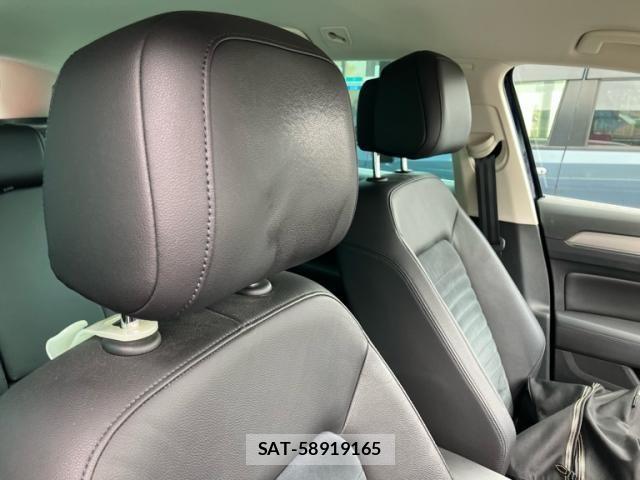 VolksWagen PASSAT VARIANT 2018-02 8564102-18