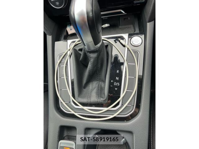 VolksWagen PASSAT VARIANT 2018-02 8564102-22