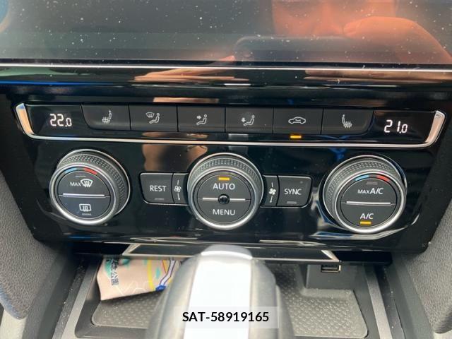 VolksWagen PASSAT VARIANT 2018-02 8564102-23