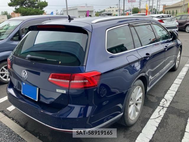 VolksWagen PASSAT VARIANT 2018-02 8564102-2