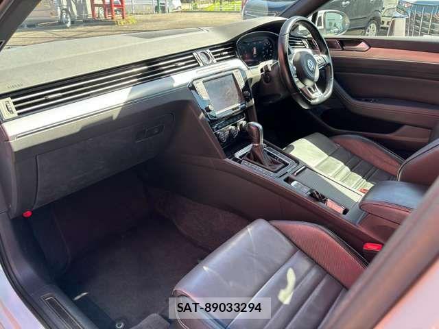 VolksWagen PASSAT VARIANT 2017-03 8564101-12