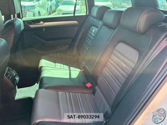 VolksWagen PASSAT VARIANT 2017-03 8564101-13
