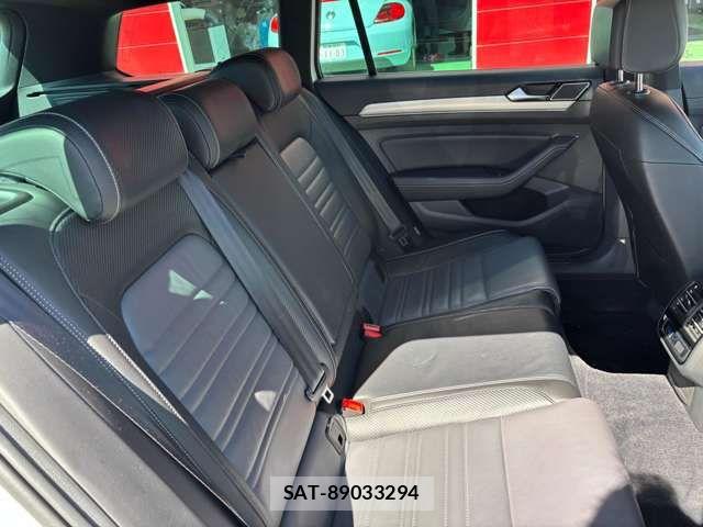 VolksWagen PASSAT VARIANT 2017-03 8564101-14