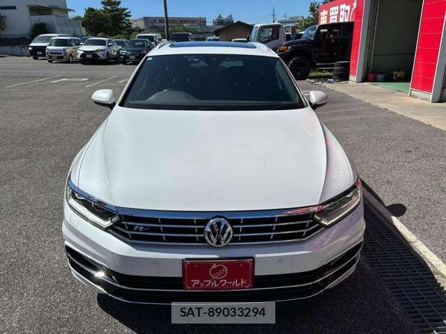 VolksWagen PASSAT VARIANT 2017-03 8564101-6
