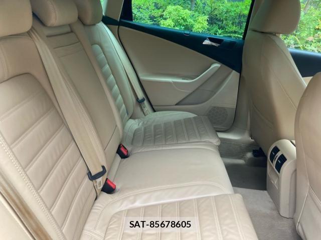 VolksWagen PASSAT VARIANT 2006-11 8662416-7