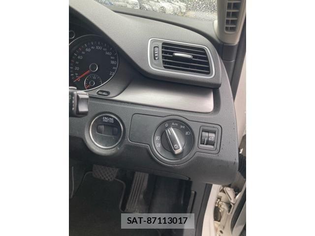 VolksWagen PASSAT VARIANT 2011-09 8782632-9