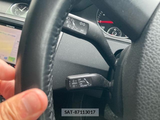 VolksWagen PASSAT VARIANT 2011-09 8782632-14