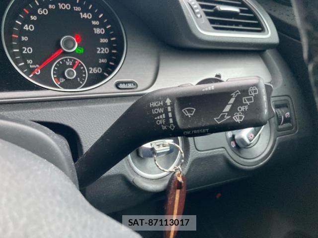 VolksWagen PASSAT VARIANT 2011-09 8782632-15