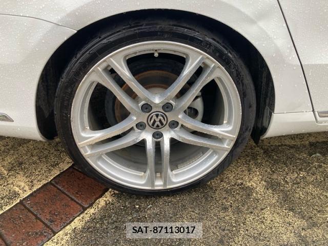 VolksWagen PASSAT VARIANT 2011-09 8782632-20