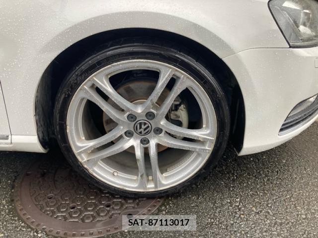 VolksWagen PASSAT VARIANT 2011-09 8782632-21