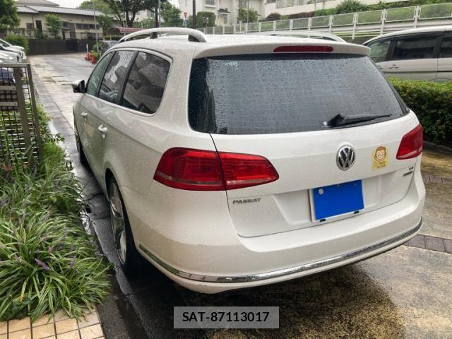 VolksWagen PASSAT VARIANT 2011-09 8782632-6