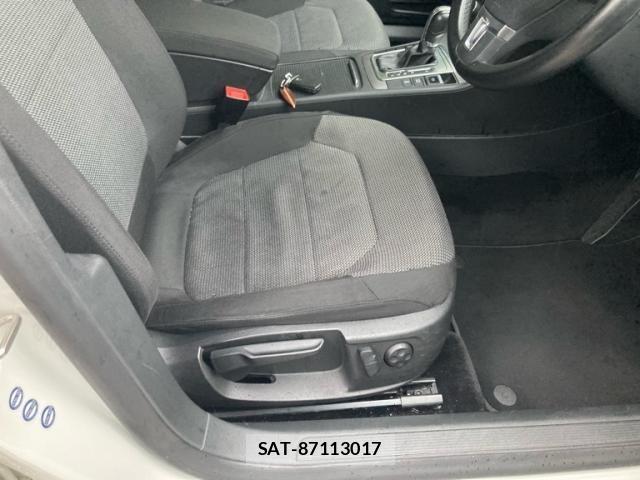 VolksWagen PASSAT VARIANT 2011-09 8782632-7