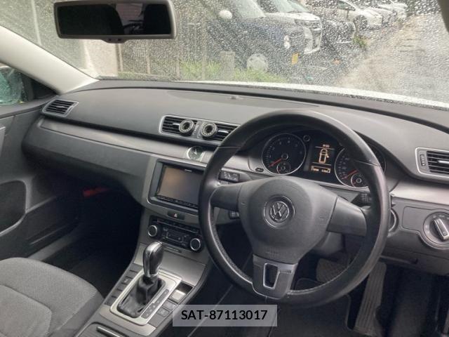 VolksWagen PASSAT VARIANT 2011-09 8782632-8