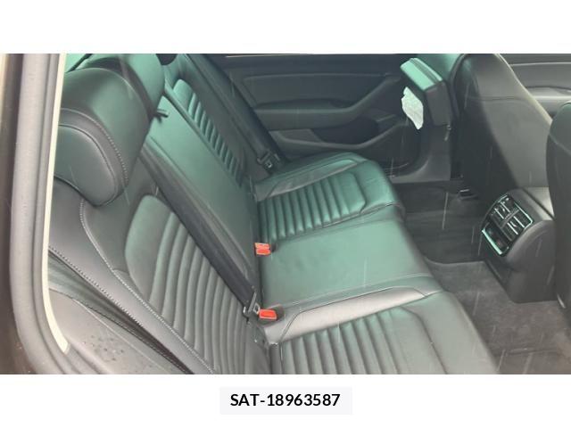 VolksWagen PASSAT VARIANT 2015-08 8832510-14