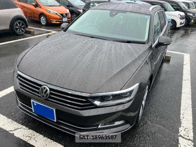 VolksWagen PASSAT VARIANT 2015-08 8832510-1