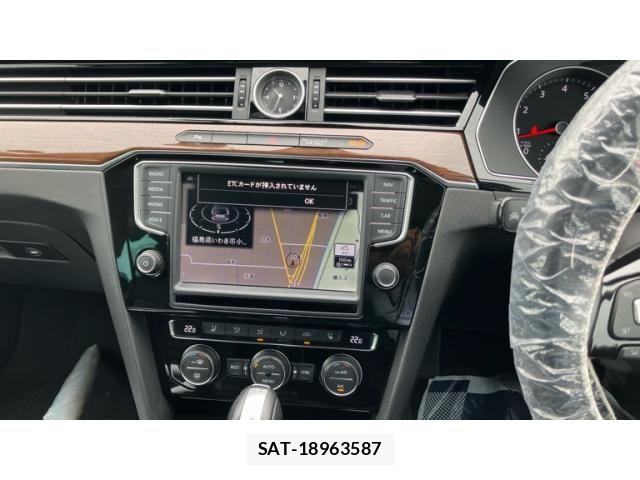 VolksWagen PASSAT VARIANT 2015-08 8832510-19