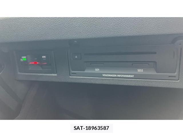 VolksWagen PASSAT VARIANT 2015-08 8832510-21